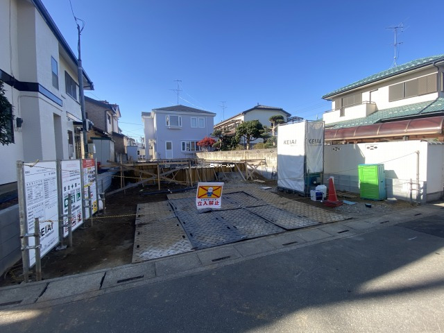 蓮田駅 徒歩13分 構造:木造アスファルトシングル葺2階建土地面積:150.56平米 ( 45.54坪 ) 建物面積:105.24平米 ( 31.83坪 )